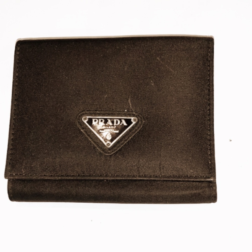 Prada wallet. Tessuto brown nylon and leather.
